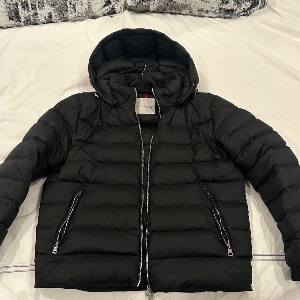Moncler Arneb Hooded Short Down Jacket - Size 3